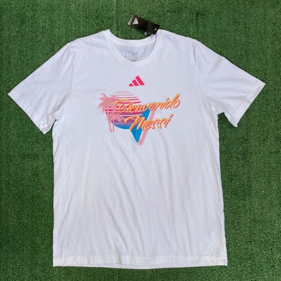 Adidas tshirt - Picture 1 of 3